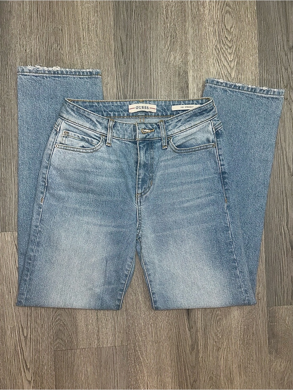 GUESS straight jeans light wash size 25